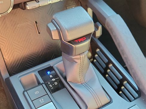 Used 2025 Toyota Tacoma TRD Off-Road image 26