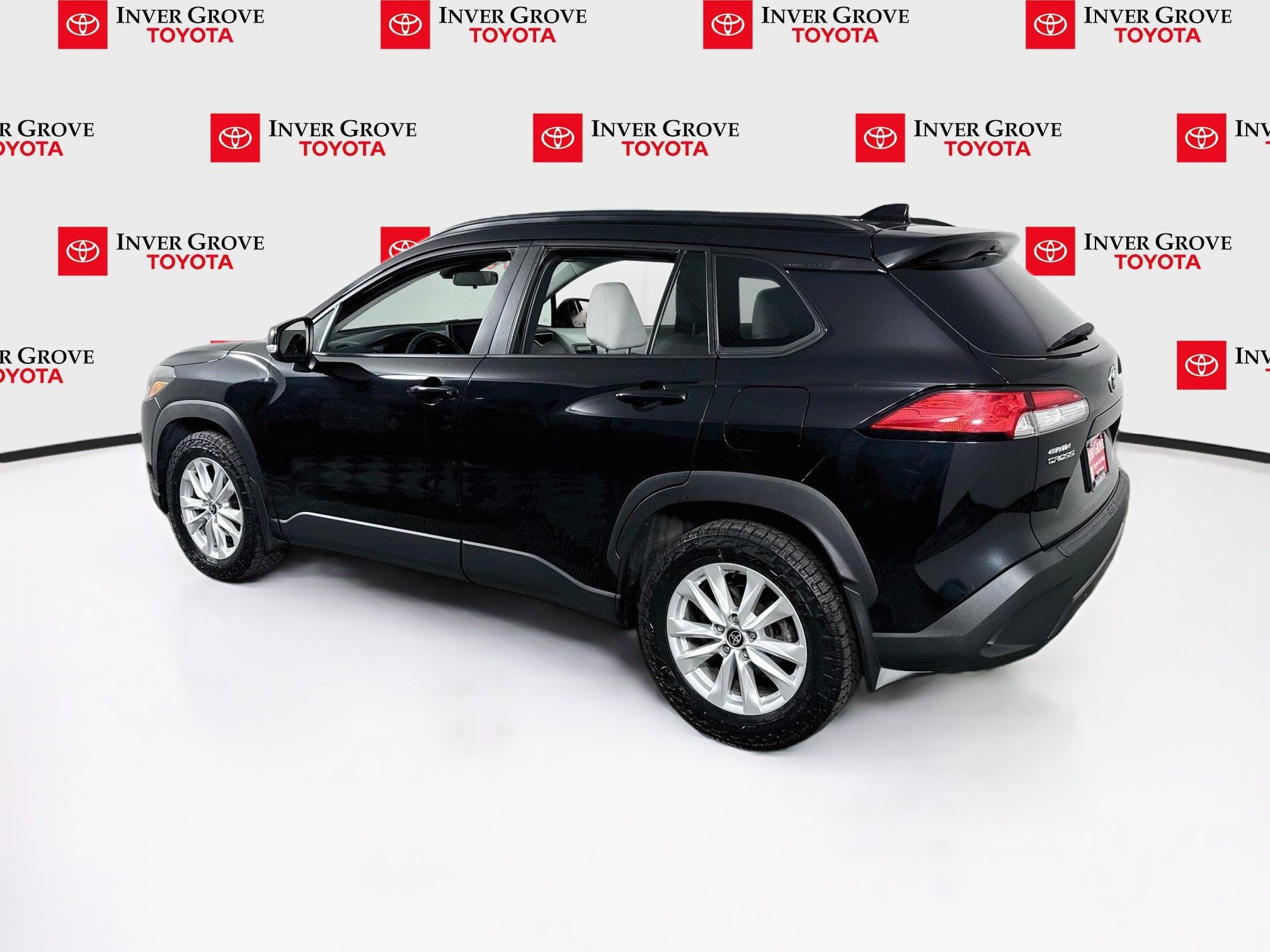 Certified 2023 Toyota Corolla Cross LE w/ Moonroof Package AWD/4WD image 7
