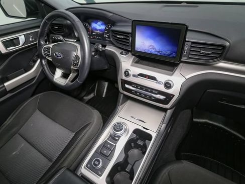 Used 2022 Ford Explorer XLT AWD/4WD image 18