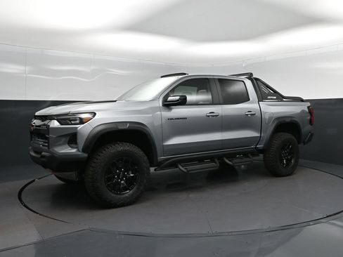 New 2026 Chevrolet Colorado ZR2 w/ Midnight Edition AWD/4WD image 3