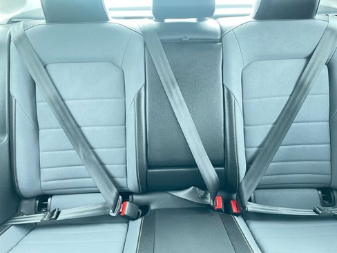 Used 2025 Volkswagen Jetta SE image 38