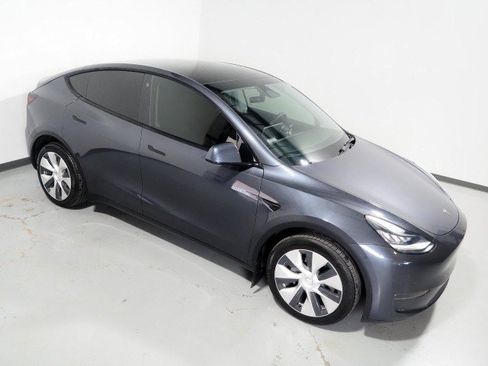 Used 2021 Tesla Model Y Long Range AWD/4WD image 12