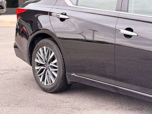 Used 2025 Nissan Altima 2.5 SV FWD image 5