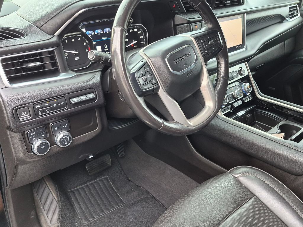 Used 2021 GMC Yukon XL Denali w/ Advanced Technology Package AWD/4WD image 10