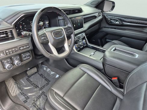 Used 2024 GMC Yukon Denali w/ Advanced Technology Package AWD/4WD image 22