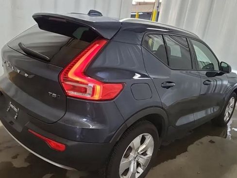 Used 2021 Volvo XC40 T5 Momentum AWD/4WD image 3