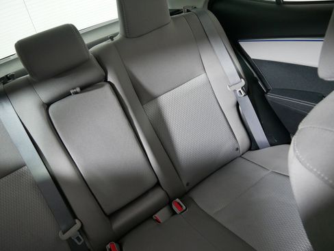 Used 2016 Toyota Corolla LE image 14