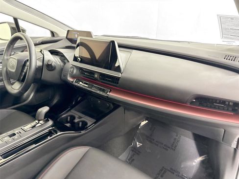 Used 2025 Toyota Prius Plug-In Hybrid image 47