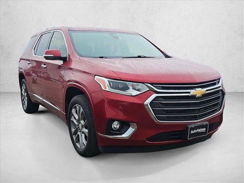Used 2019 Chevrolet Traverse Premier w/ Driver Confidence II Package image 2