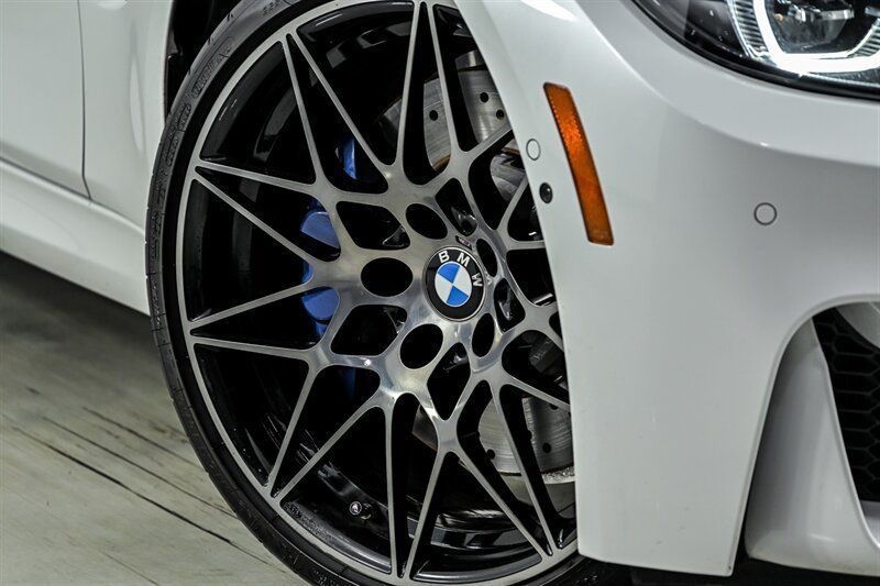 Used 2018 BMW M3 RWD image 3