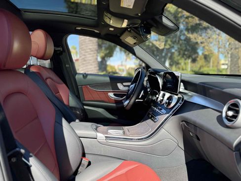 Used 2022 Mercedes-Benz GLC 300 4MATIC w/ AMG Line image 38