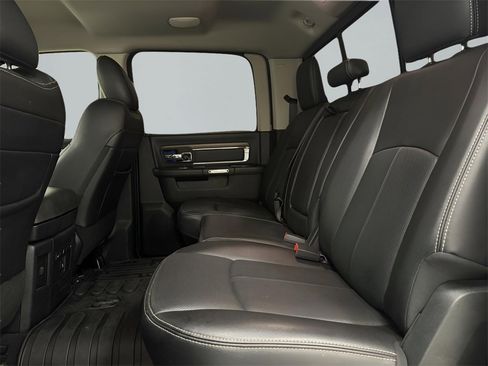 Used 2018 RAM 1500 Laramie w/ Convenience Group image 10