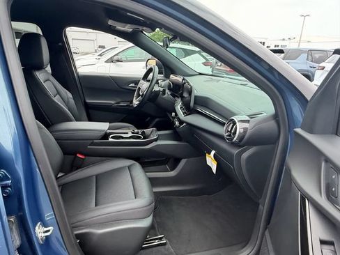 New 2026 Chevrolet Equinox LT w/ Convenience Package II FWD image 6