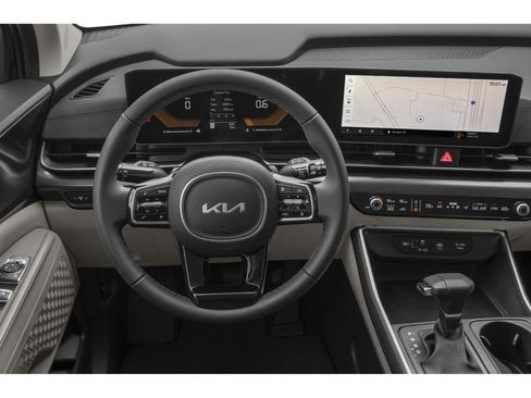 Used 2025 Kia Carnival FWD image 4