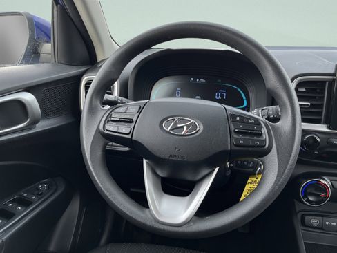 Used 2023 Hyundai Venue SE image 26