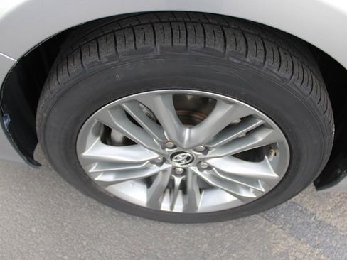 Used 2015 Toyota Camry SE FWD image 60