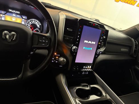 Used 2019 RAM 1500 Laramie AWD/4WD image 18