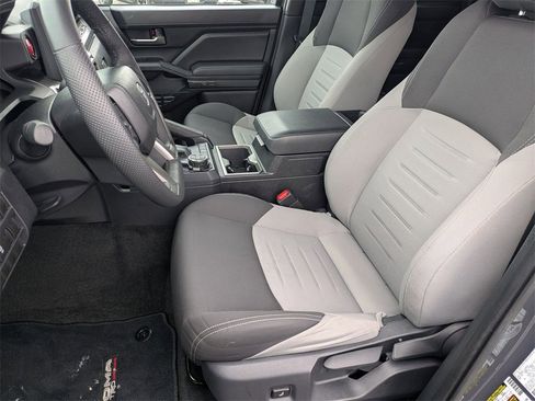 Used 2025 Toyota Tacoma TRD Off-Road image 15