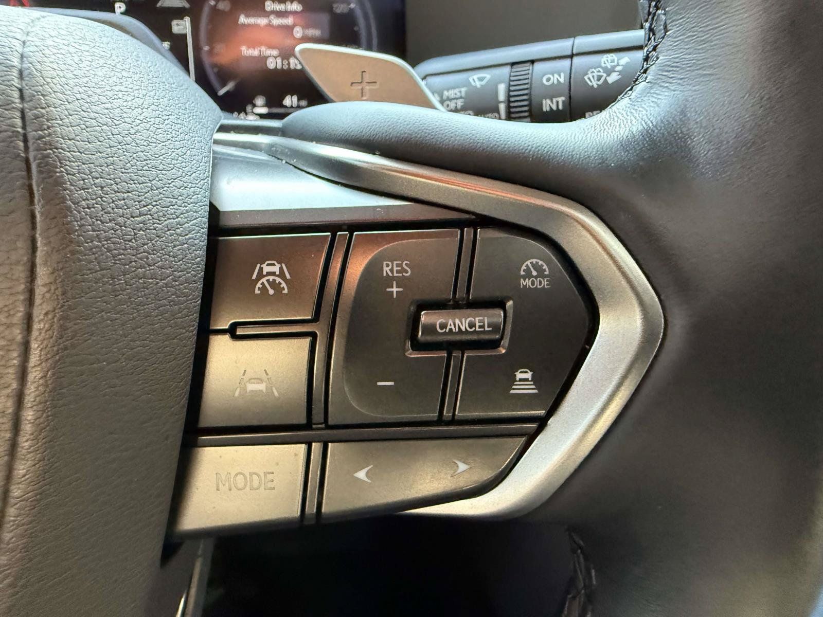 Used 2025 Lexus GX 550 w/ Accessory Package (2T) AWD/4WD image 21
