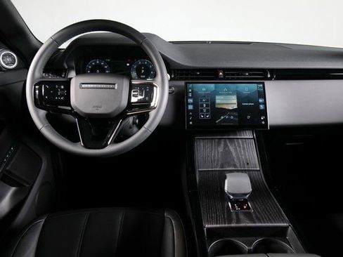 Used 2025 Land Rover Range Rover Evoque S image 11