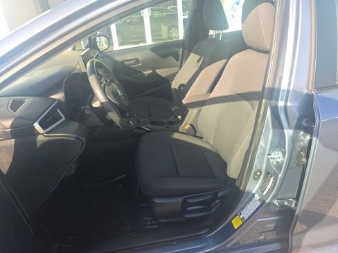 Used 2025 Toyota Corolla LE image 9