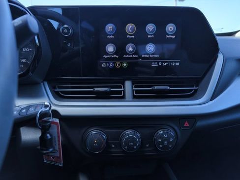 Used 2024 Chevrolet Trax LS w/ LS Convenience Package FWD image 19