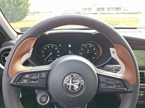 New 2025 Alfa Romeo Giulia AWD w/ Driving Assist Package image 9