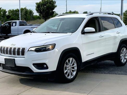 Used 2019 Jeep Cherokee Latitude w/ Popular Appearance Group FWD image 5