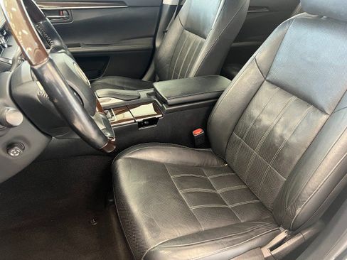 Used 2016 Lexus ES 350 w/ Luxury Package w/Wood Trim image 10