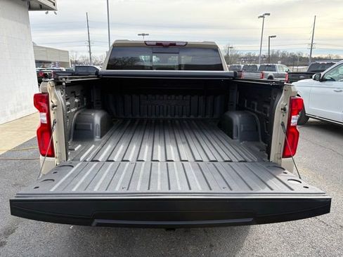 Used 2022 Chevrolet Silverado 1500 ZR2 w/ Technology Package image 36