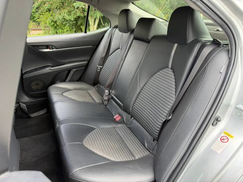Used 2018 Toyota Camry SE FWD image 28