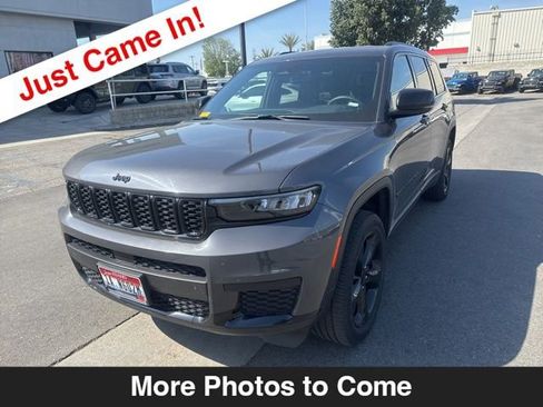 Certified 2023 Jeep Grand Cherokee L Laredo image 1