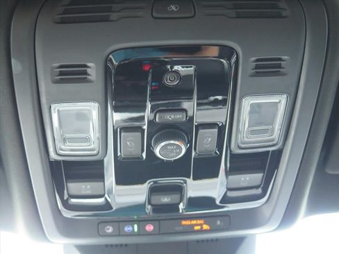 Certified 2025 Cadillac Escalade Sport w/ Touring Package AWD/4WD image 17