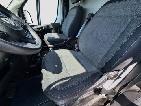 Used 2023 RAM ProMaster 2500 FWD image 11