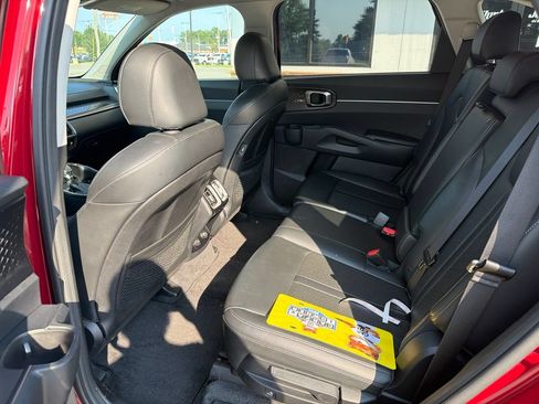 Used 2023 Kia Sorento S FWD image 6