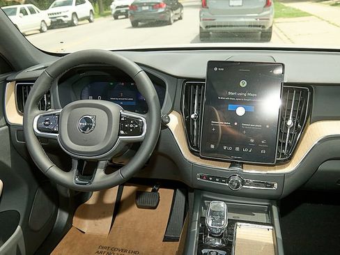 New 2026 Volvo XC60 B5 Plus w/ Protection Package Premier AWD/4WD image 24