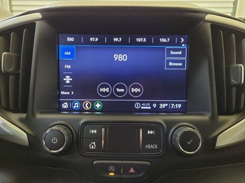 Used 2024 GMC Terrain SLT image 25