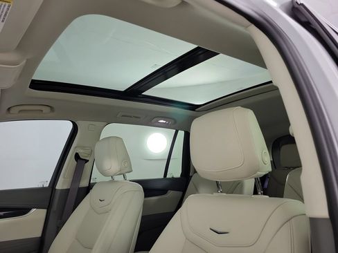 Used 2025 Cadillac XT6 Premium Luxury FWD image 19