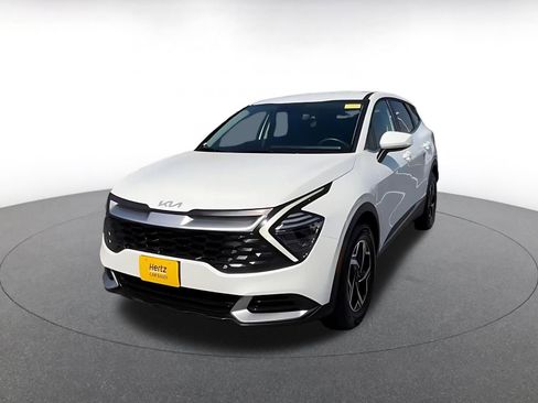 Used 2025 Kia Sportage LX image 7