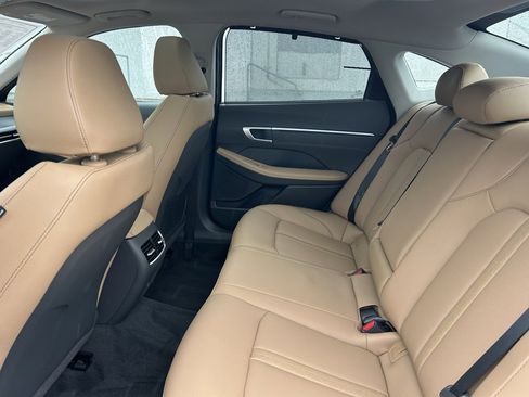 Used 2025 Hyundai Sonata Limited image 12