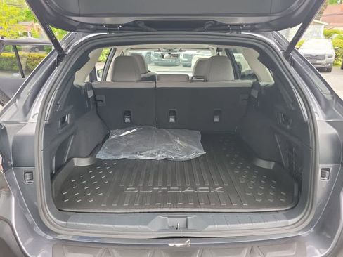 Used 2025 Subaru Outback Premium w/ Popular Package #1 AWD/4WD image 31