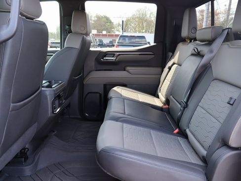 Used 2022 Chevrolet Silverado 1500 ZR2 w/ Technology Package image 23