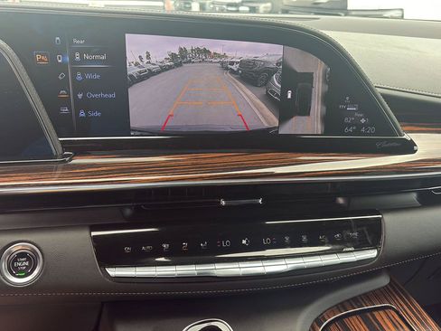 Used 2024 Cadillac Escalade ESV Luxury RWD image 21
