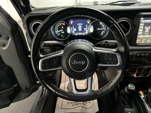 Used 2021 Jeep Wrangler Unlimited Sahara w/ Cold Weather Group AWD/4WD image 24