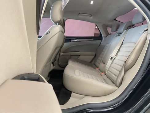 Used 2018 Ford Fusion SE image 14