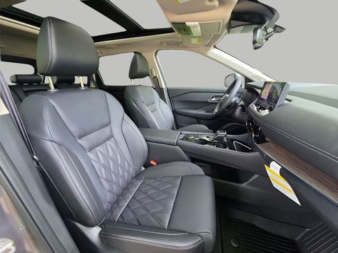 New 2026 Nissan Rogue Platinum AWD/4WD image 12