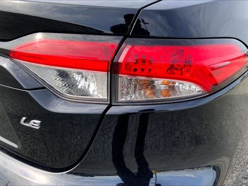 Used 2024 Toyota Corolla LE FWD image 30
