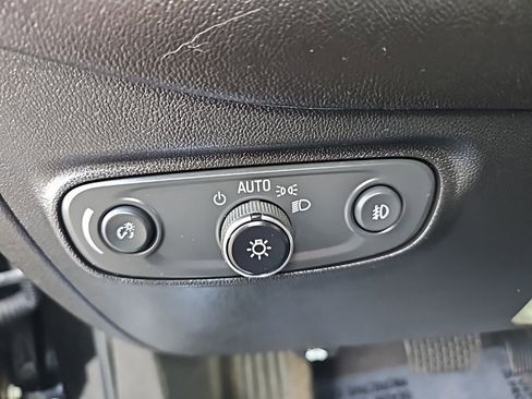 Used 2020 Chevrolet Equinox Premier image 12