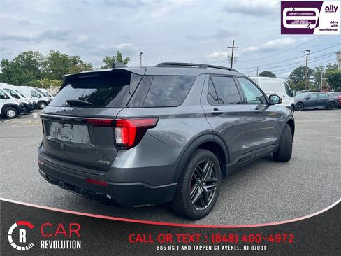 Used 2025 Ford Explorer ST-Line w/ ST-Line Street Pack AWD/4WD image 7