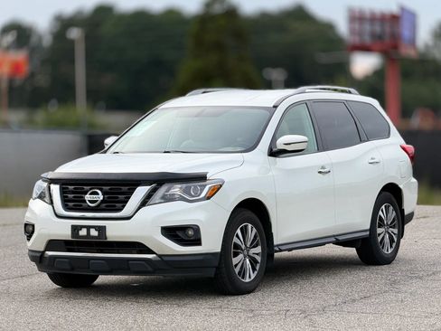 Used 2017 Nissan Pathfinder SV AWD/4WD image 6